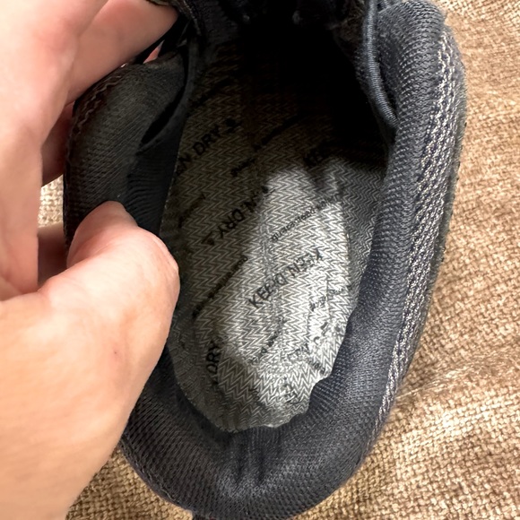 Waterproof Keen boots - Picture 8 of 11